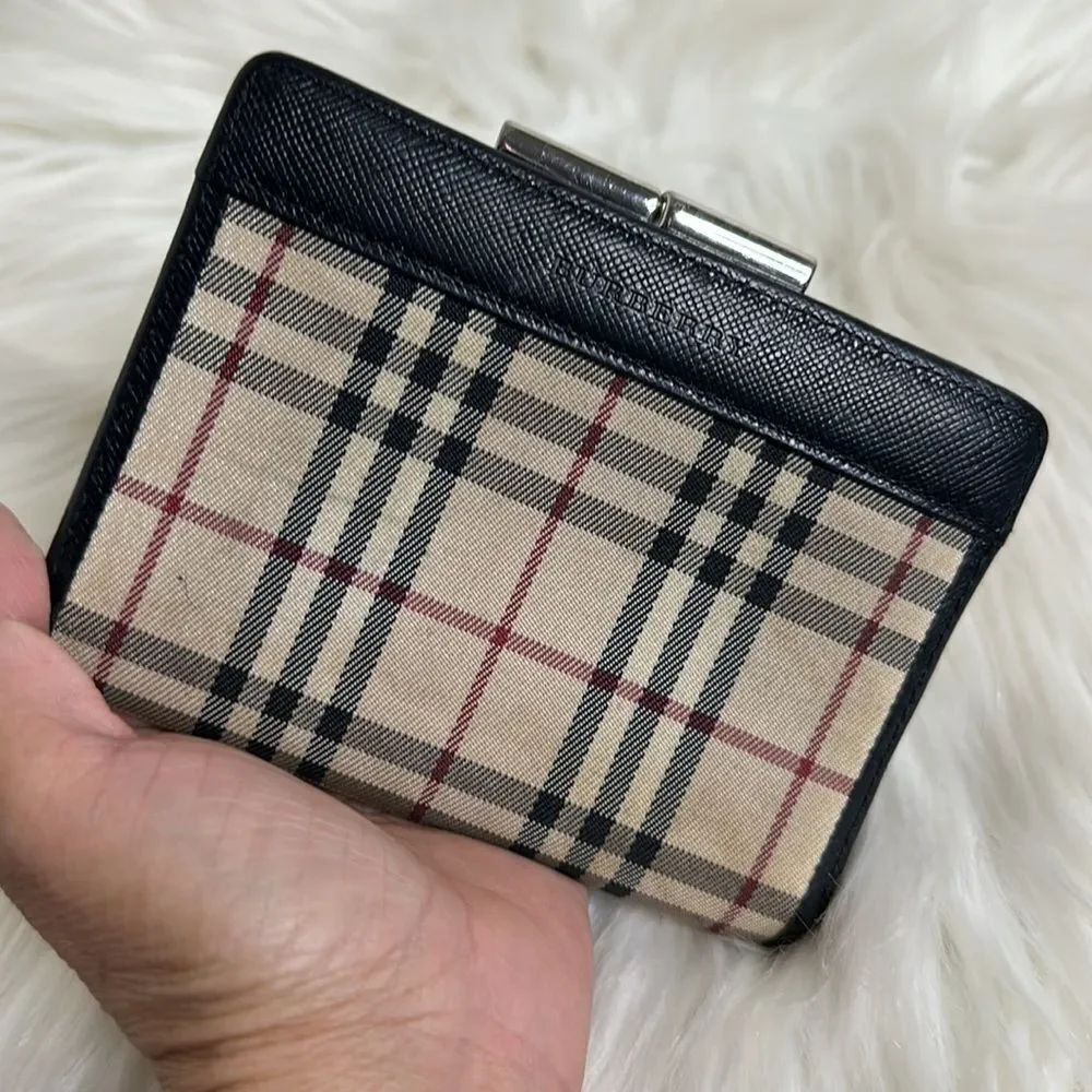 💯Authentic Burberry Short Wallet 🍀